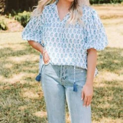 Victoria Dunn Middleton Top in Blue - women