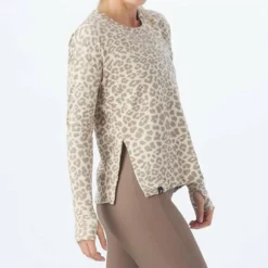 Glyder Lounge Long Sleeve in Oatmilk Leopard - women -Premium Sales 2fe92eb0b8814694903870efc05f4b47 1080x