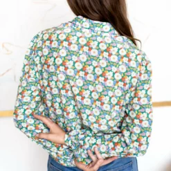 Emerson Fry Frankie Blouse in Meadow Flower Print - women -Premium Sales dbfea5e897f44d51a04dbadba91f515b d7fe208a a732 4534 971c d82c38a3ea7d 1080x
