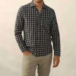 Billy Reid Tuscumbia Shirt in Navy/White - men